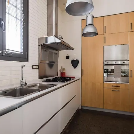 Porta Santo Stefano Apartment *