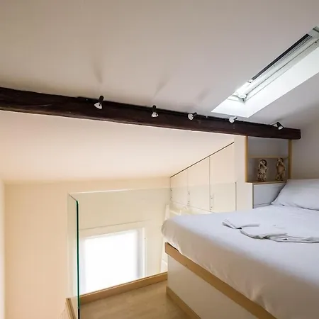Porta Santo Stefano Appartement